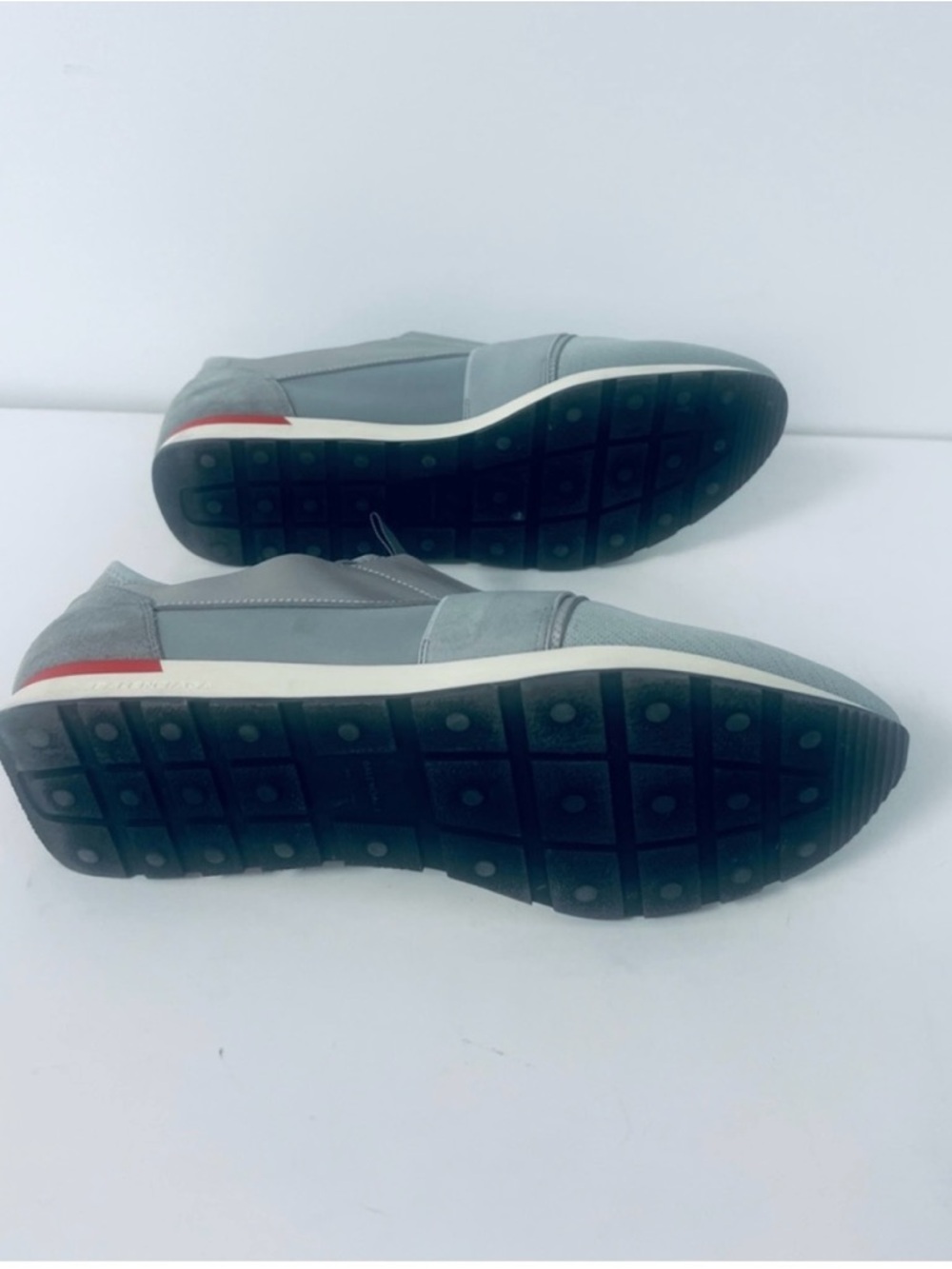 Balenciaga Men's Gray Suede Low-Top Sneakers with Red Heel Accent - Picture 10 of 13